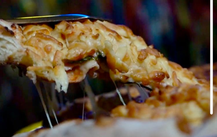 50% OFF em todas as pizzas do cardápio, tamanho grande